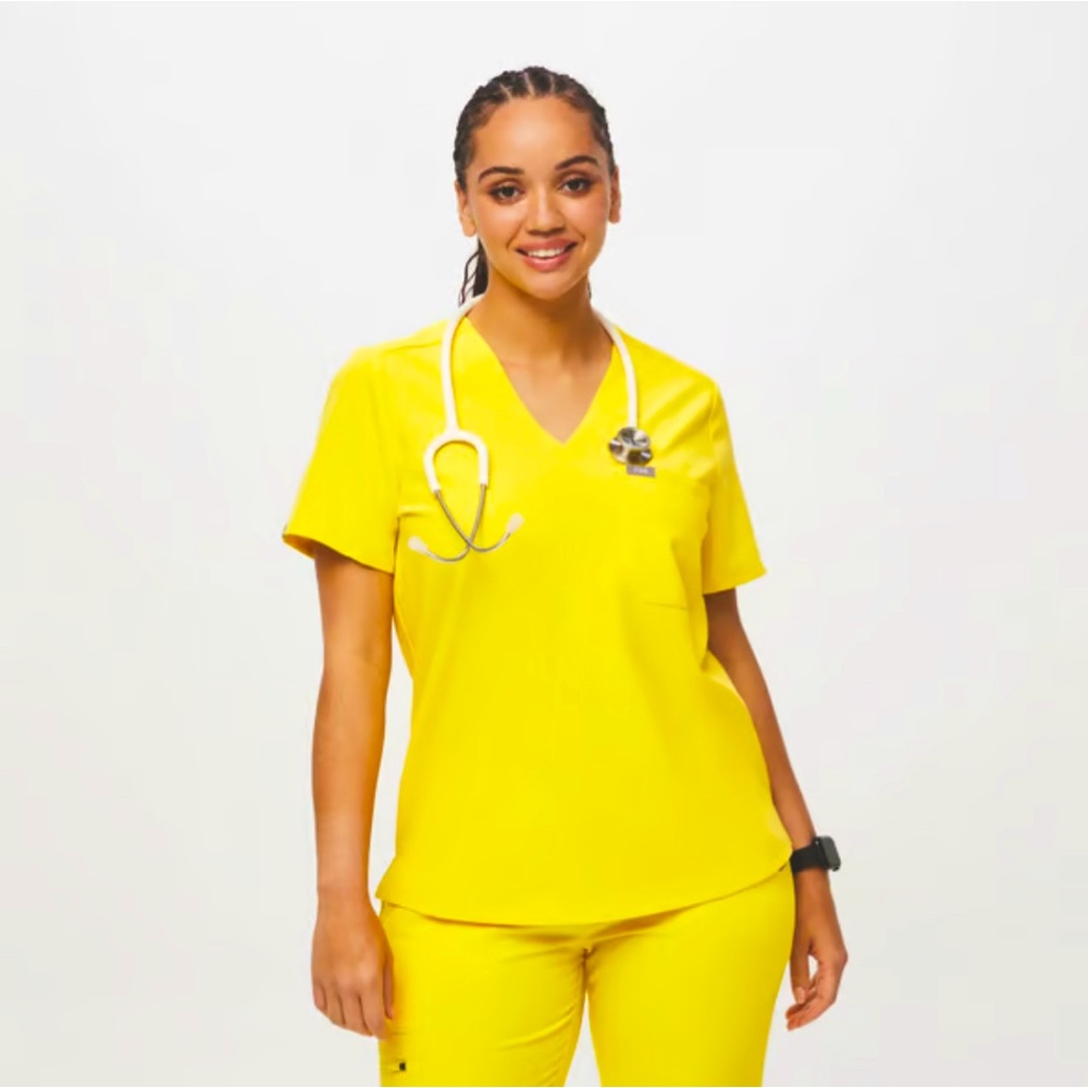 Figs Women Catarina One-Pocket Scrub Top Lifesaver Yellow Medium Limited Edition